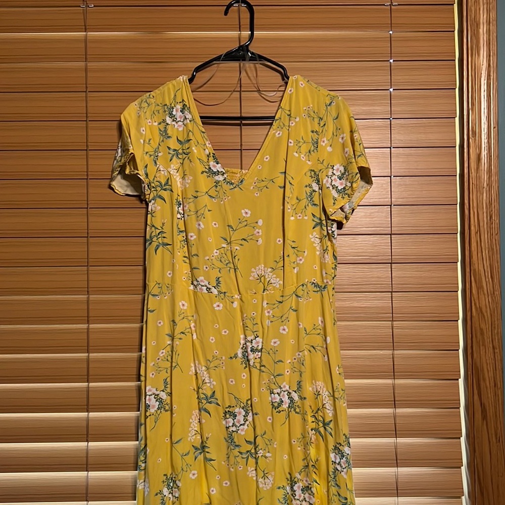 Old Navy Large yellow floral dress